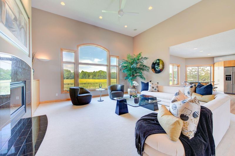 2992 Fairway Dr, Chaska, MN 55318