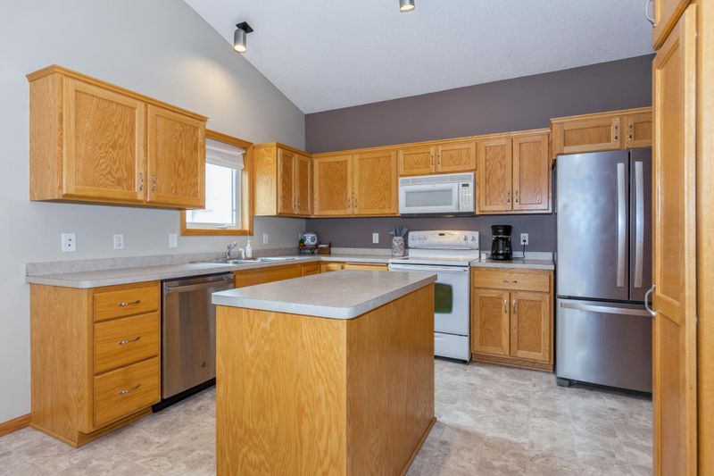4662 Kaelin Ave NE, Saint Michael, MN 55376