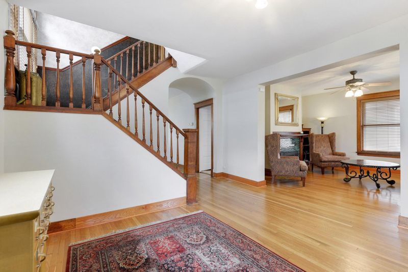 929 Hague Ave, Saint Paul, MN 55104