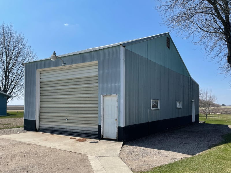 168 West St, Saint Martin, MN 56376