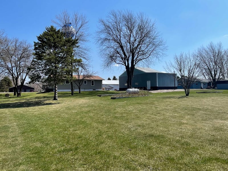168 West St, Saint Martin, MN 56376