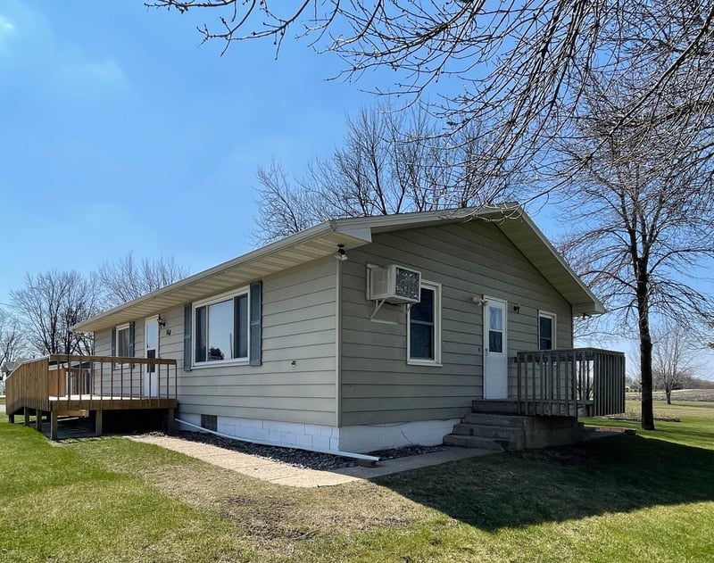 168 West St, Saint Martin, MN 56376