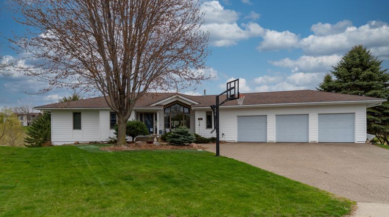 1006 Prairie View Ct, Northfield, MN 55057