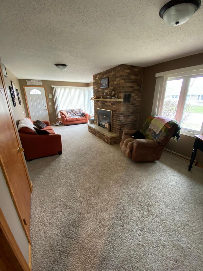 105 Koronis Ct, Paynesville, MN 56362