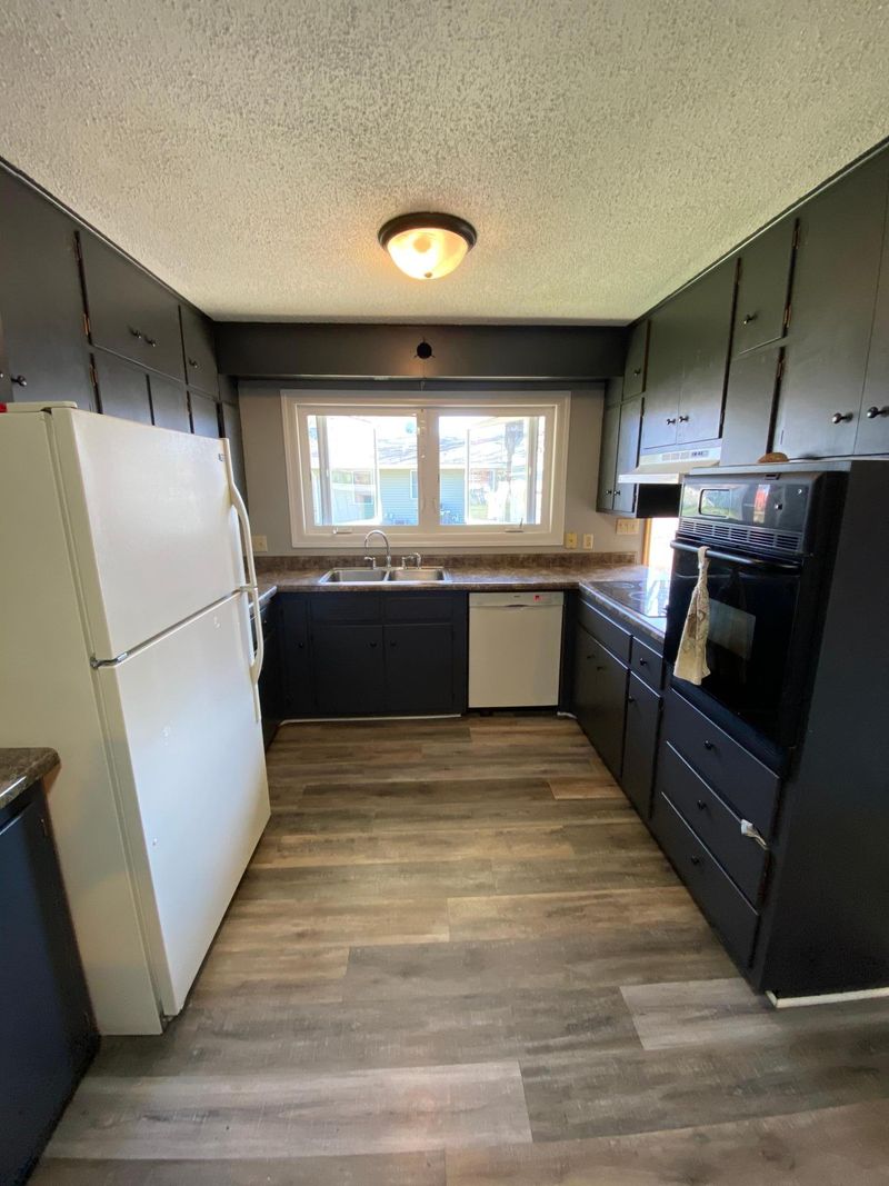 105 Koronis Ct, Paynesville, MN 56362
