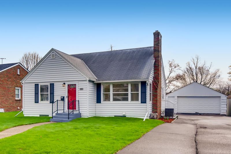 1410 Cohansey St, Saint Paul, MN 55117