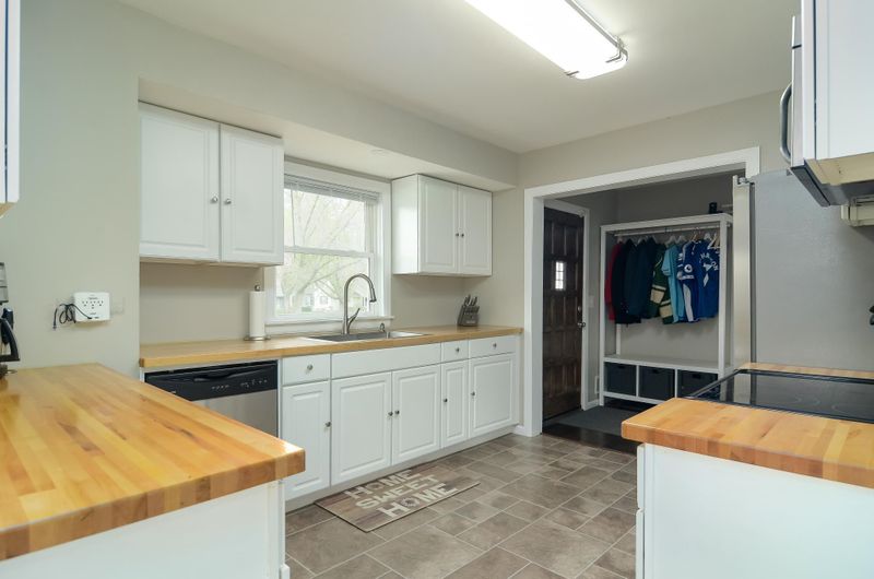 4456 4th St NE, Columbia Heights, MN 55421
