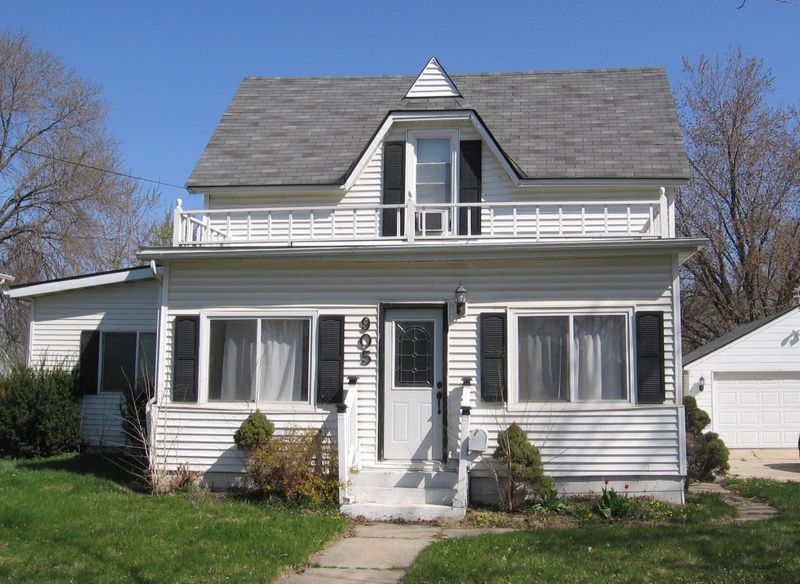 905 6th Ave NE, Austin, MN 55912