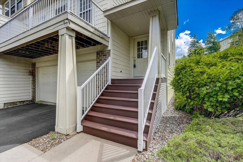 2114 Cedar Grove Trl, Eagan, MN 55122
