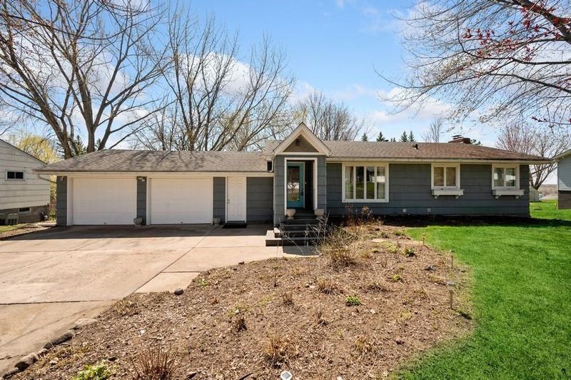 704 8th St NW, Buffalo, MN 55313