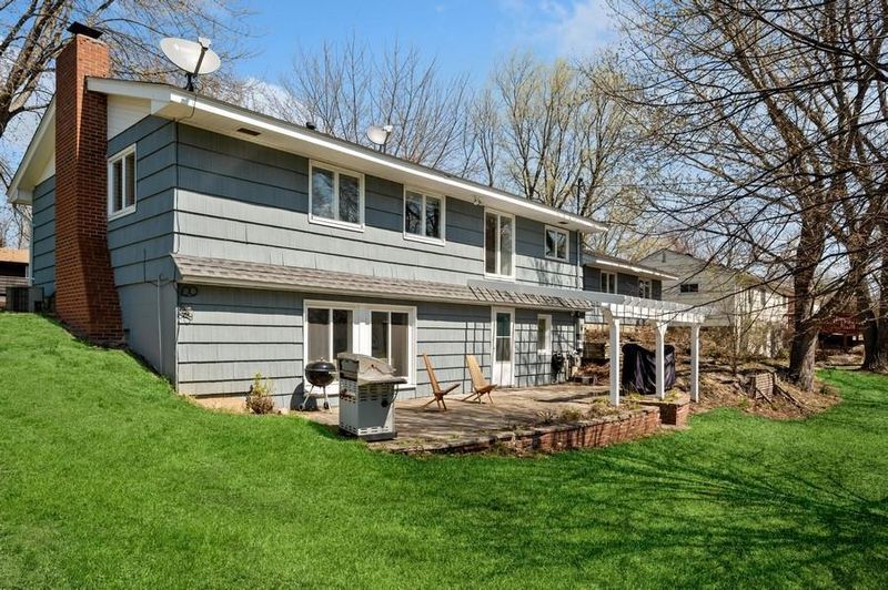 704 8th St NW, Buffalo, MN 55313