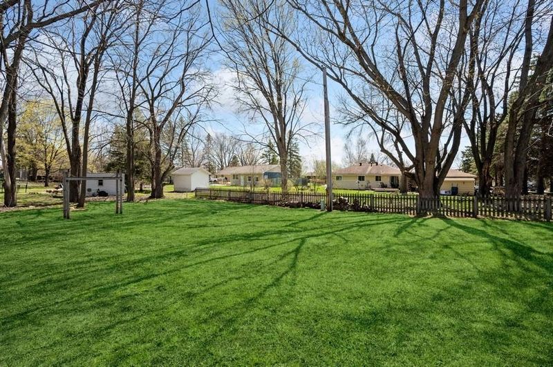 704 8th St NW, Buffalo, MN 55313