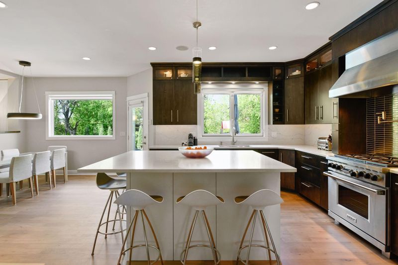 5004 Skyline Dr, Edina, MN 55436