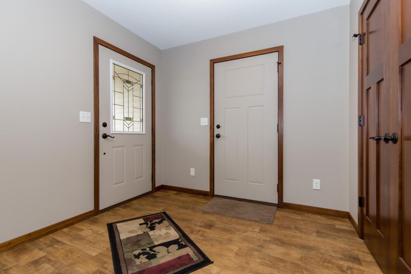 541 Elk St S, Belle Plaine, MN 56011
