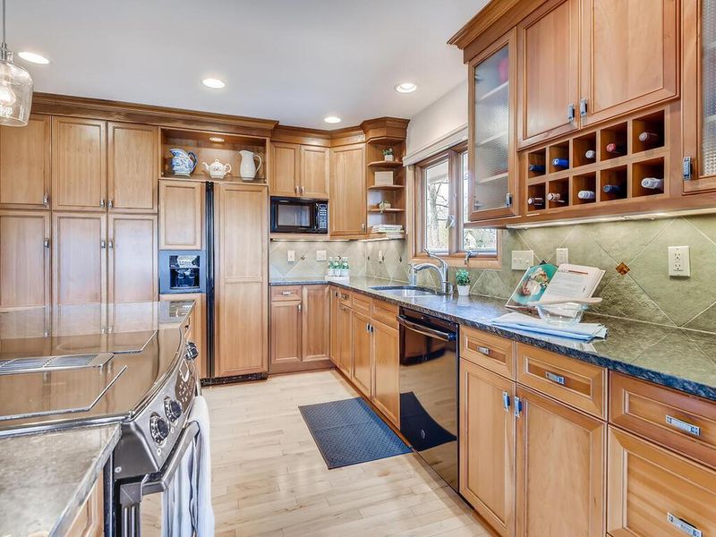 8524 Irwin Rd, Minneapolis, MN 55437