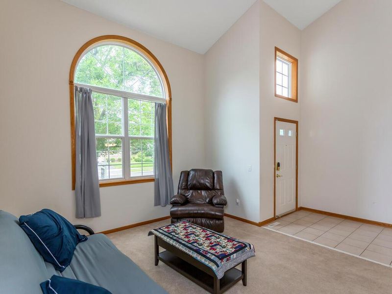 1758 Elm St, White Bear Lake, MN 55110
