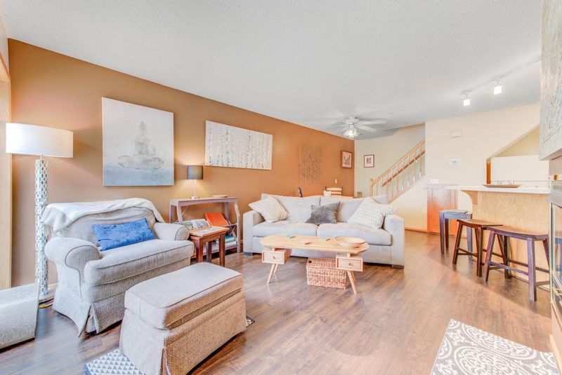 529 Marshland Trl, Chanhassen, MN 55317