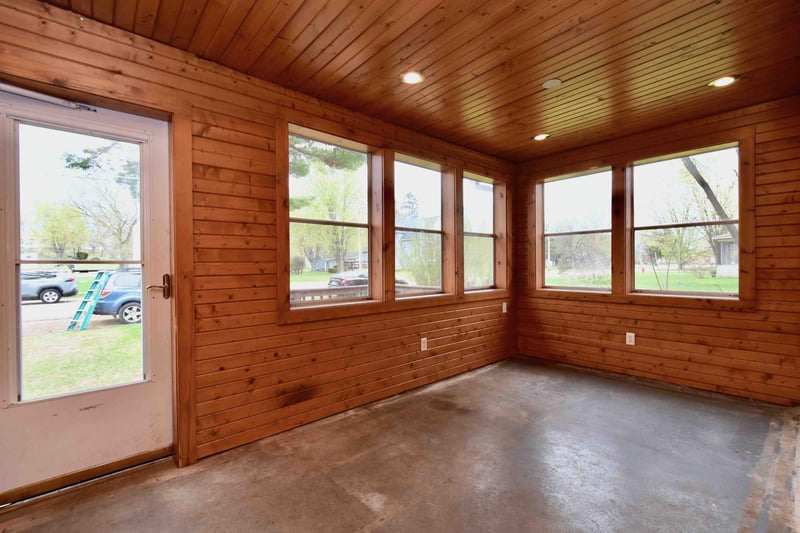 24371 4th St, Trempealeau, WI 54661