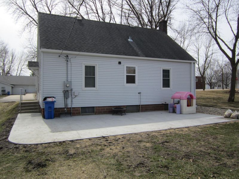 912 11th Ave, Clarkfield, MN 56223