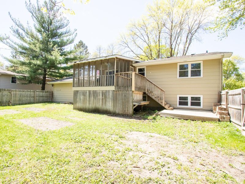 1105 Nevada St, Northfield, MN 55057