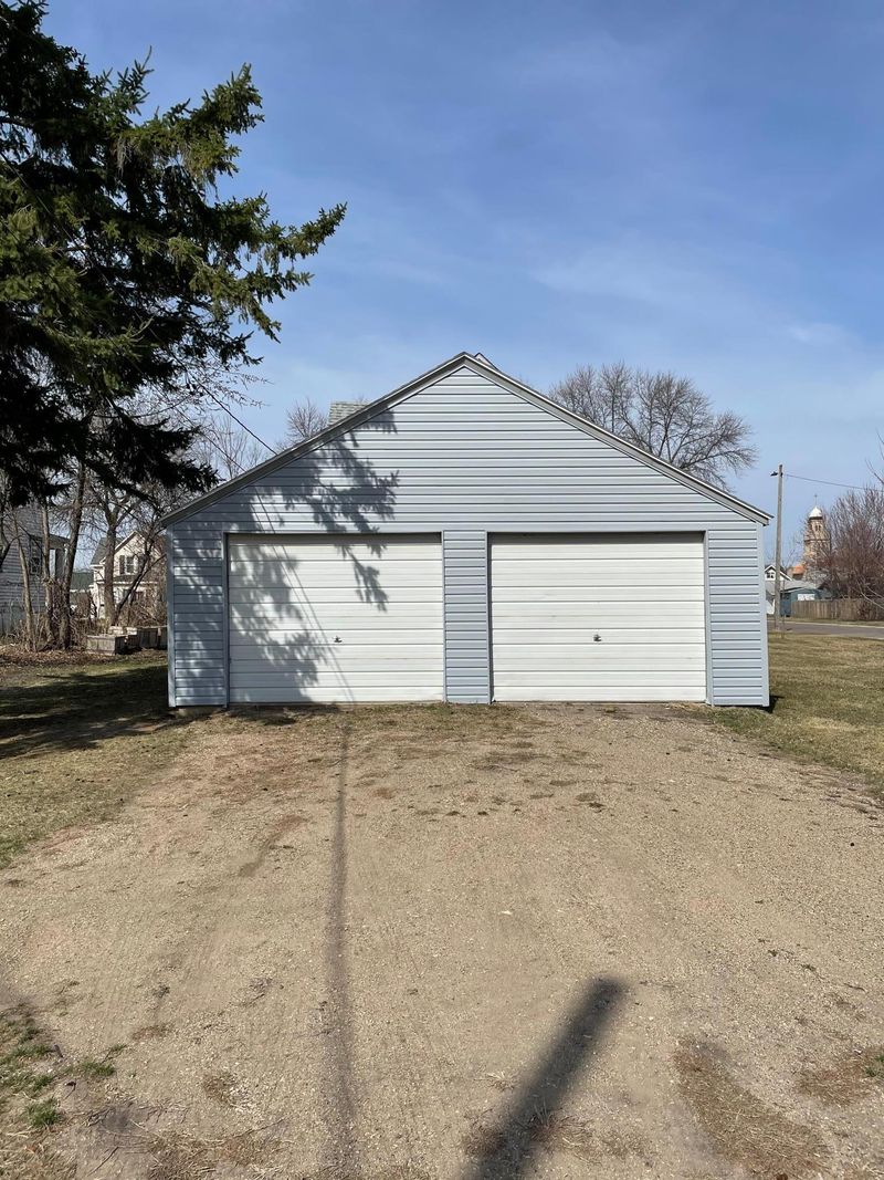 414 11th St N, Benson, MN 56215