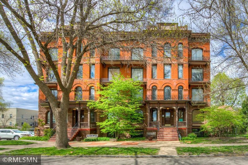 697 Laurel Ave #2W, Saint Paul, MN 55104