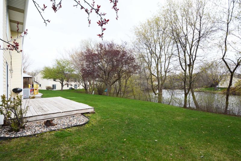 6594 Upper 23rd St N, Oakdale, MN 55128