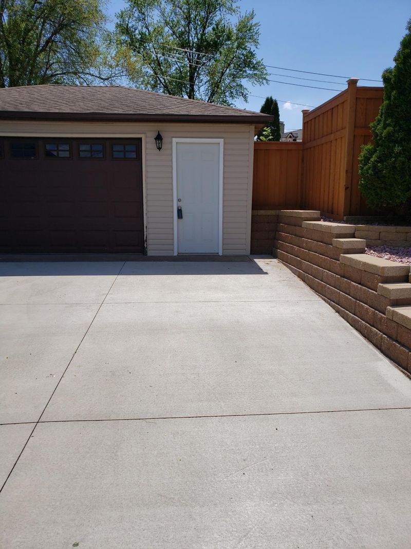859 Richmond St W, South Saint Paul, MN 55075