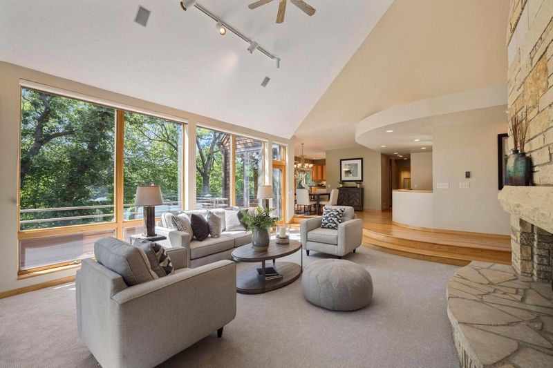 10106 Phaeton Dr, Eden Prairie, MN 55347