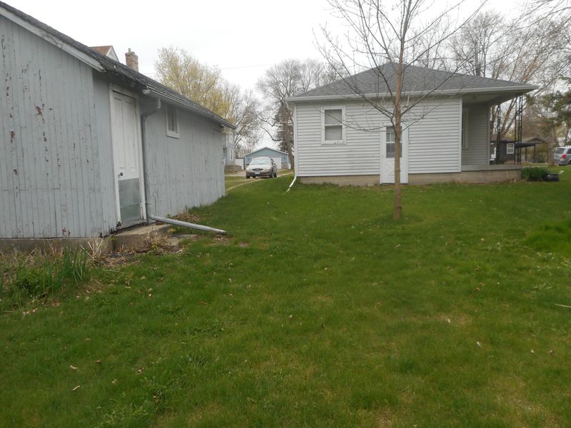 219 9th Ave SE, Waseca, MN 56093