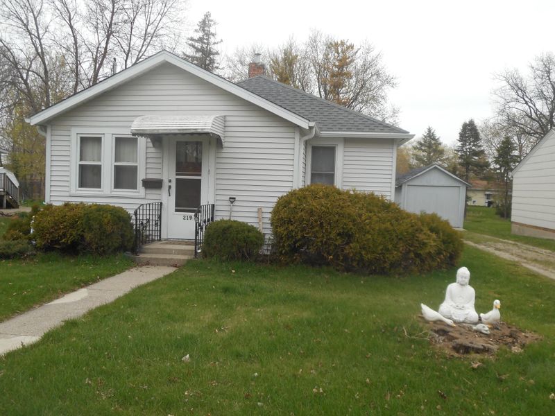 219 9th Ave SE, Waseca, MN 56093