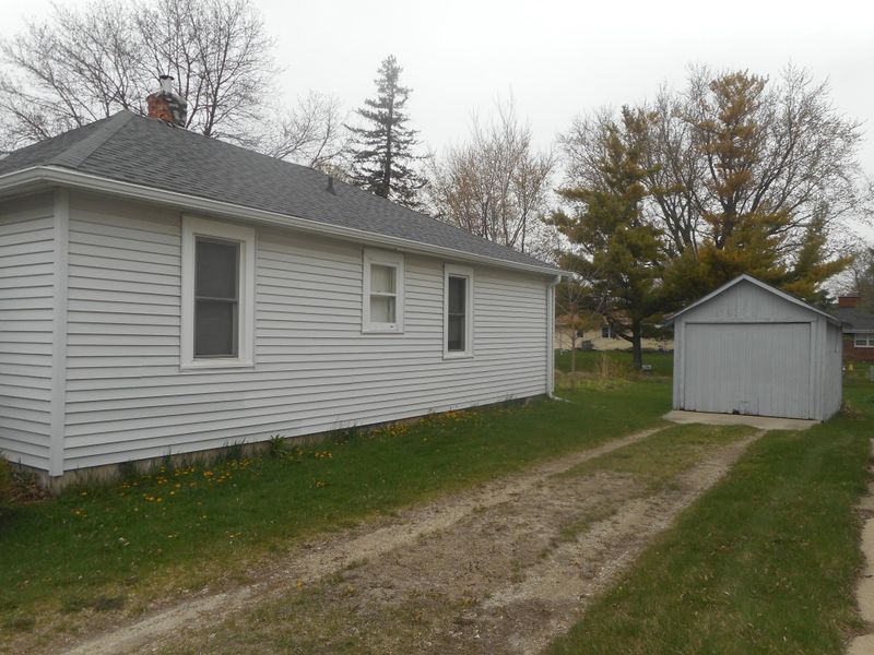 219 9th Ave SE, Waseca, MN 56093
