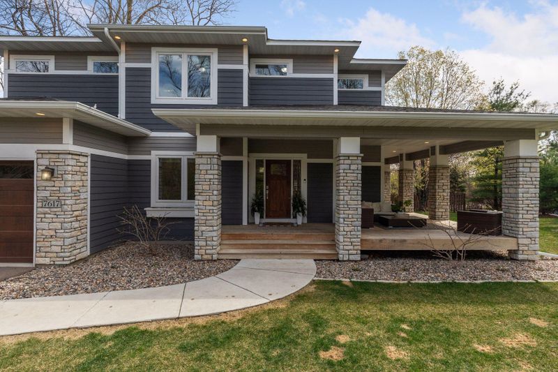 7617 Frontier Trl, Chanhassen, MN 55317