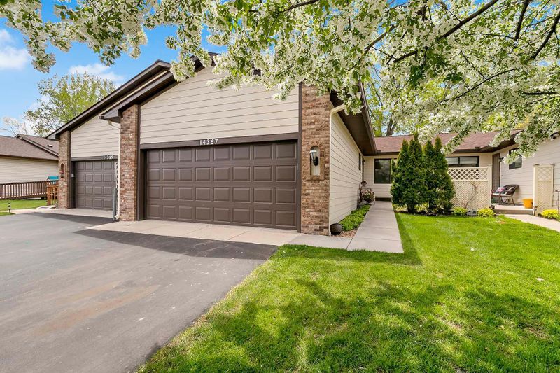 14367 Glenda Dr, Apple Valley, MN 55124
