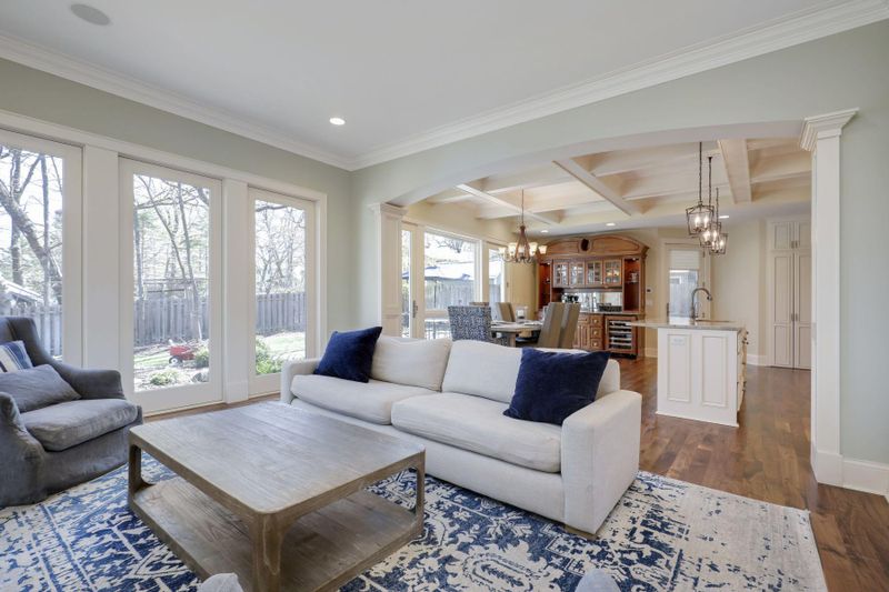16912 Cottage Grove Ave, Wayzata, MN 55391