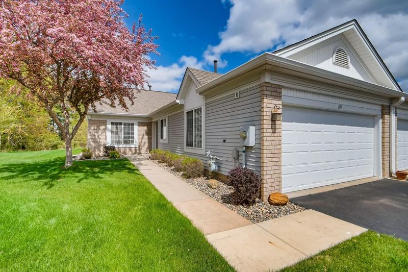 693 Lake View Echo, Woodbury, MN 55129
