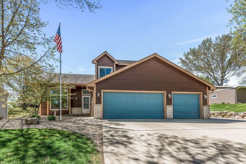 13749 93rd Pl N, Maple Grove, MN 55369