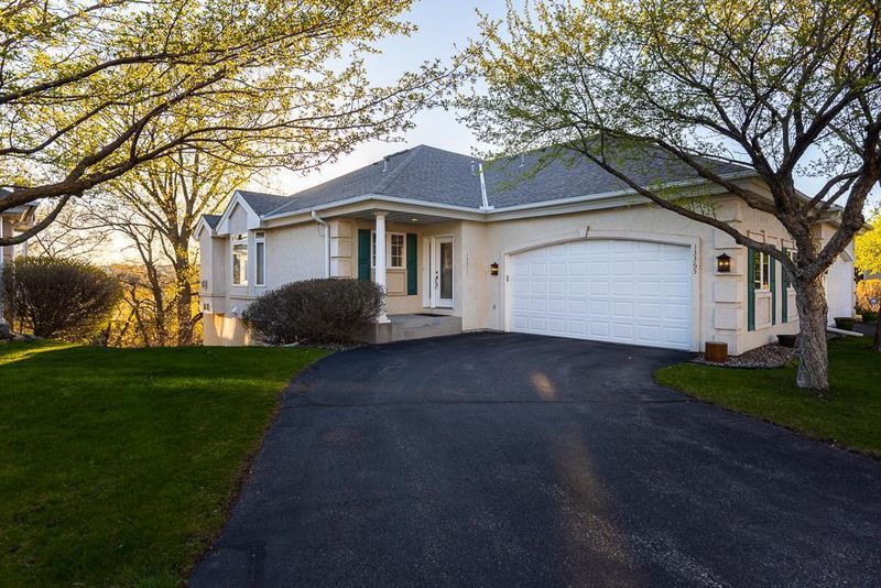 13365 Hummingbird Ln, Apple Valley, MN 55124