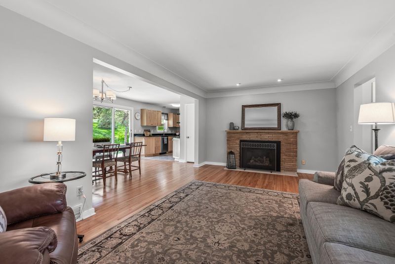 4721 Deerwood Dr, Minnetonka, MN 55343