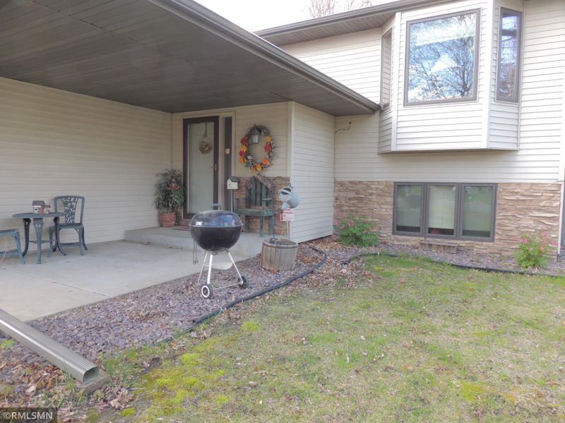 251 Poplar Dr, Shoreview, MN 55126