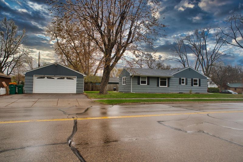 8401 3rd Ave S, Bloomington, MN 55420