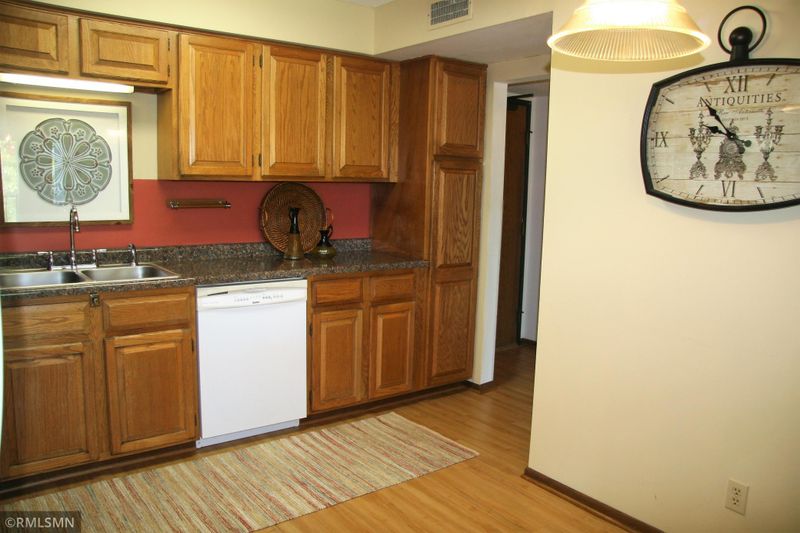 7220 York Ave S #501, Edina, MN 55435