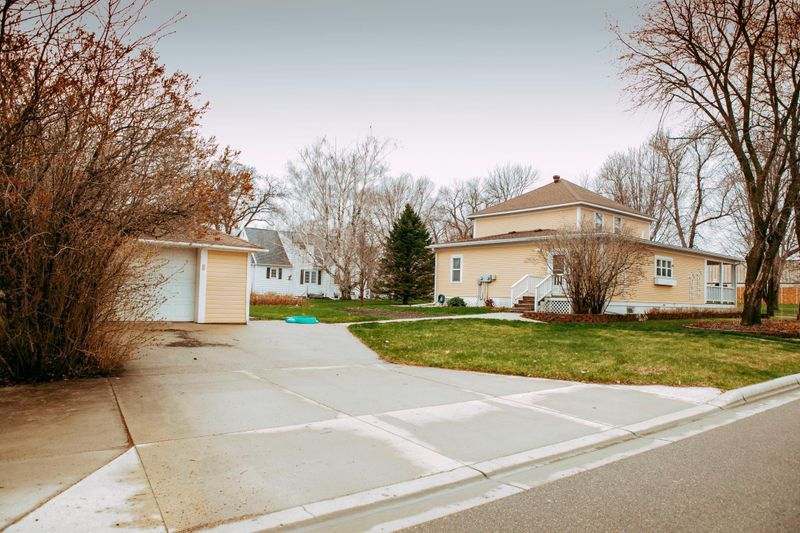 111 6th Ave SE, Elbow Lake, MN 56531