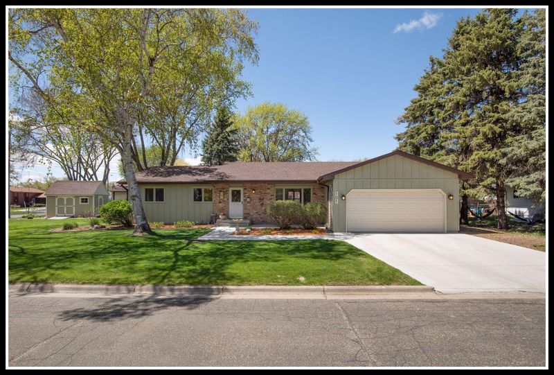 101 9th Ave NE, Osseo, MN 55369