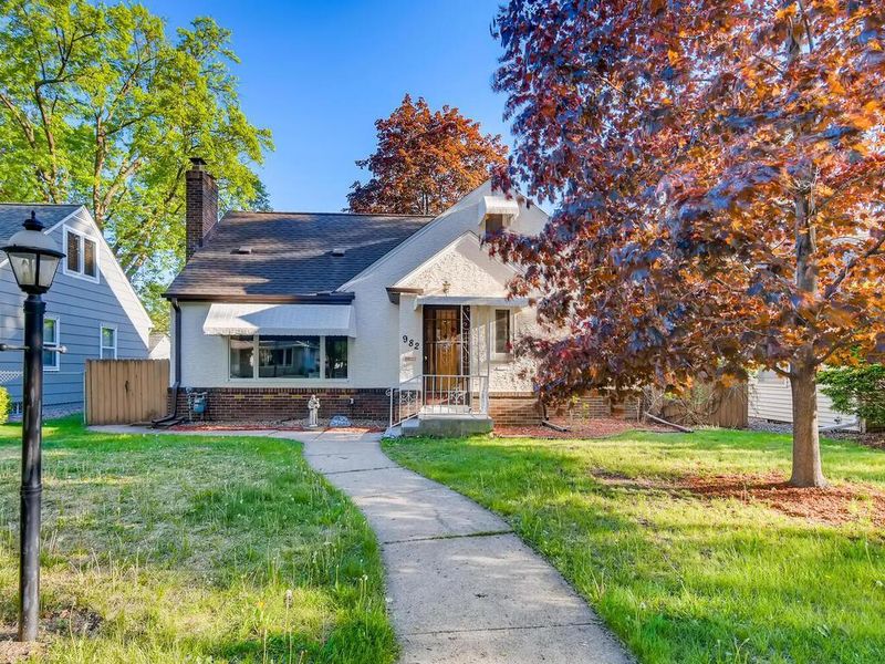 982 Montana Ave W, Saint Paul, MN 55117