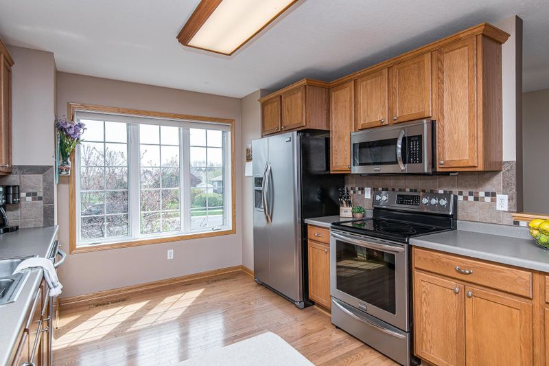 6083 Hillsboro Dr NW, Rochester, MN 55901