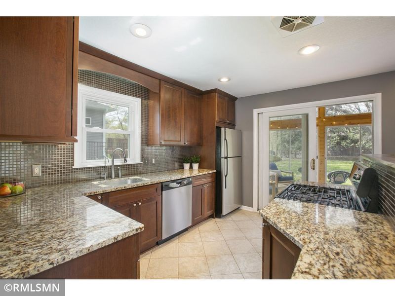3830 Oak Rd, Minnetonka, MN 55345