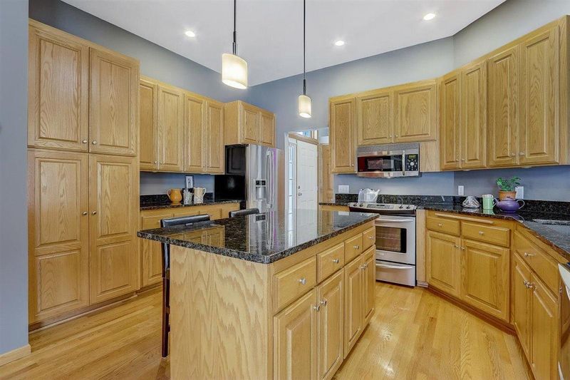 4662 Aspen Ridge Cir, Eagan, MN 55122