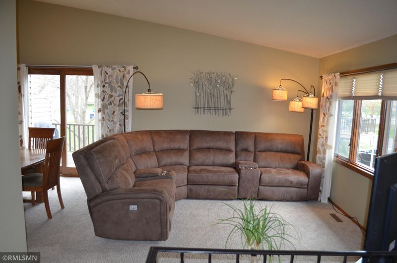 5105 148th St W, Apple Valley, MN 55124