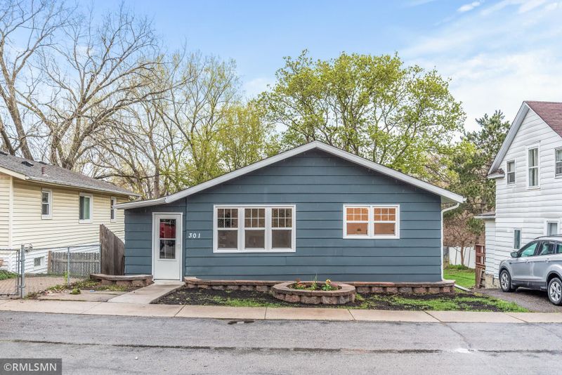 301 Curtice St E, Saint Paul, MN 55107